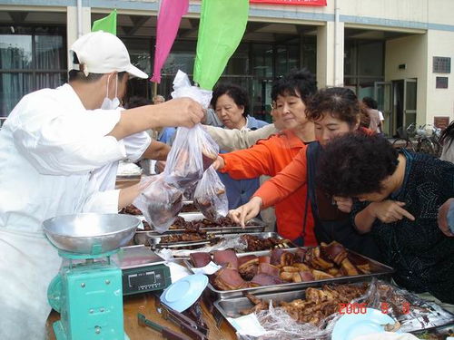 欢庆教师节 后勤集团膳食中心举办食品展销，餐饮服务展新颜